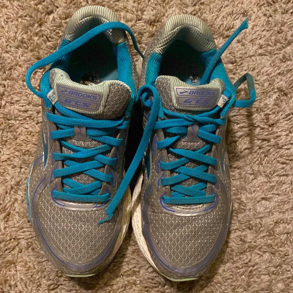 Brooks GTS 16 running shoes
